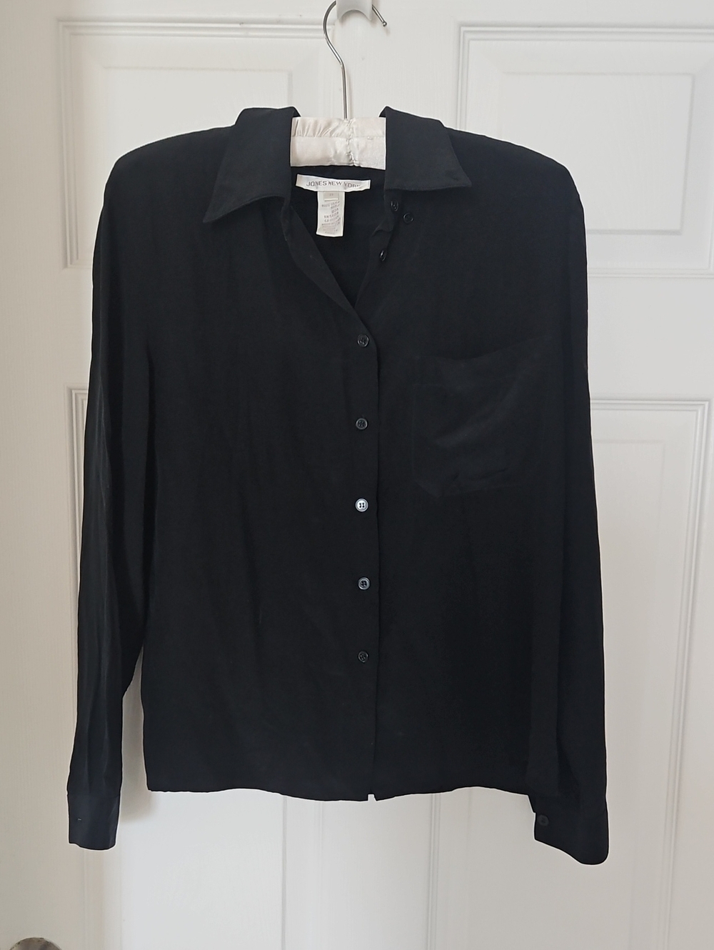 Vintage Jones New York Black Silk Button-Front Collared Shirt